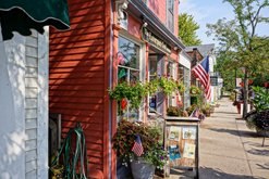 Main_St_Learned_Owl